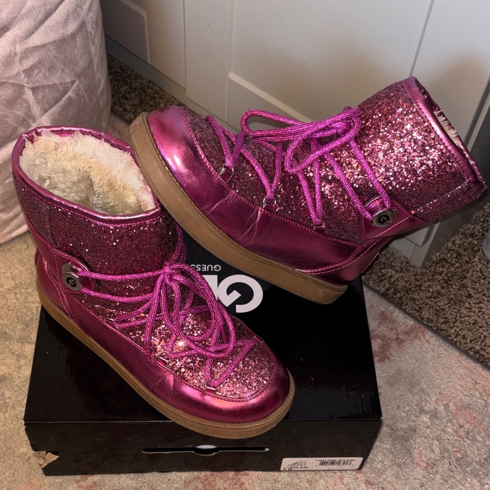 GBG GUESS Aylan Pink Glitter Boots w/faux Fur lining